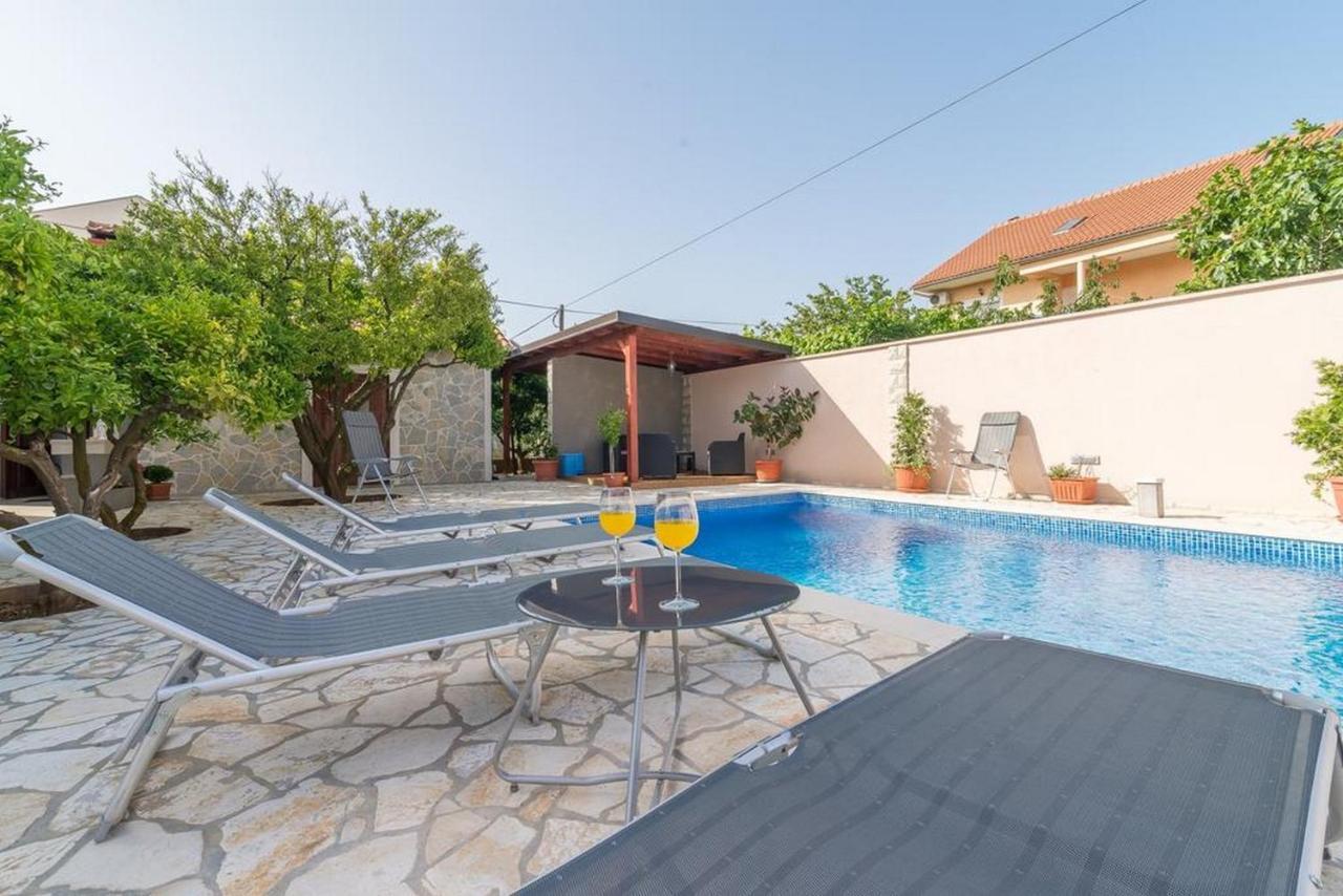 Apartments Villa Odesa With Shared Pool Zára Kültér fotó