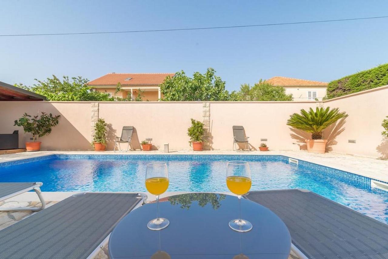 Apartments Villa Odesa With Shared Pool Zára Kültér fotó