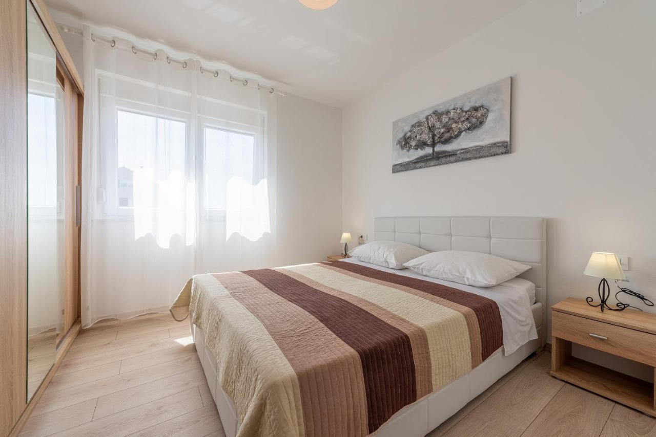 Apartments Villa Odesa With Shared Pool Zára Kültér fotó