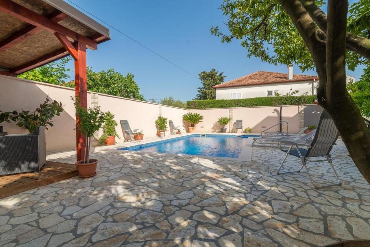 Apartments Villa Odesa With Shared Pool Zára Kültér fotó