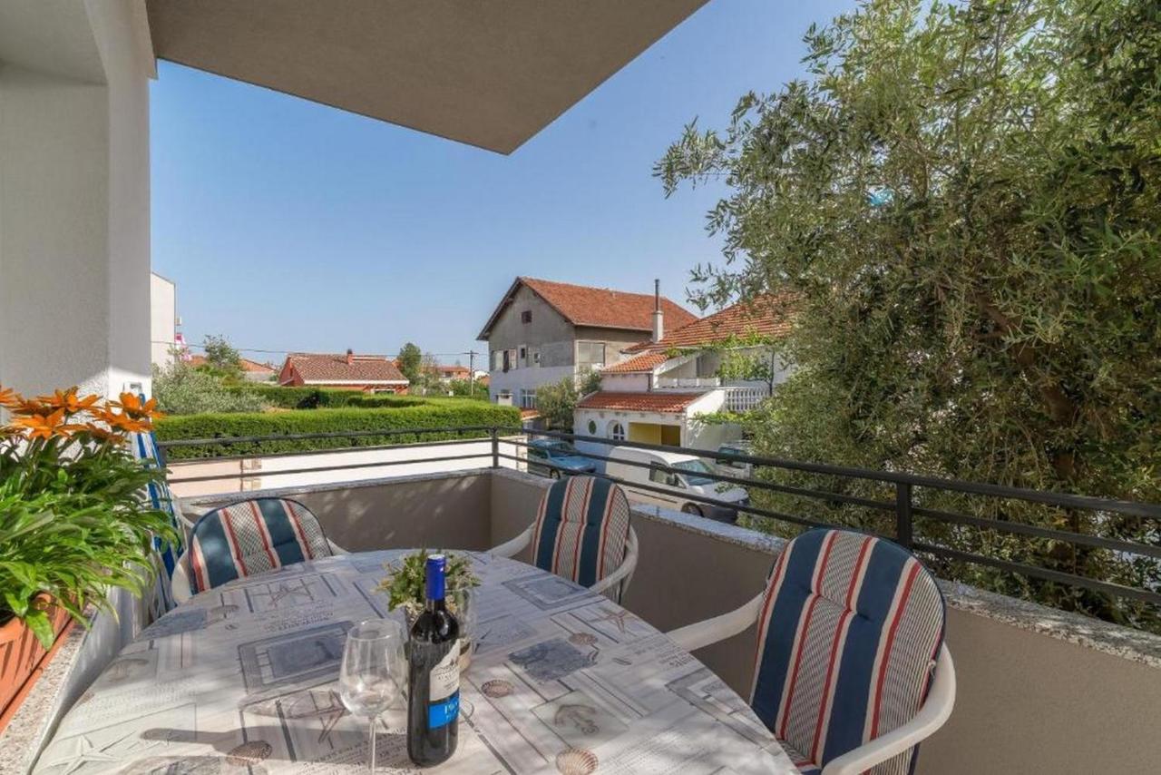 Apartments Villa Odesa With Shared Pool Zára Kültér fotó