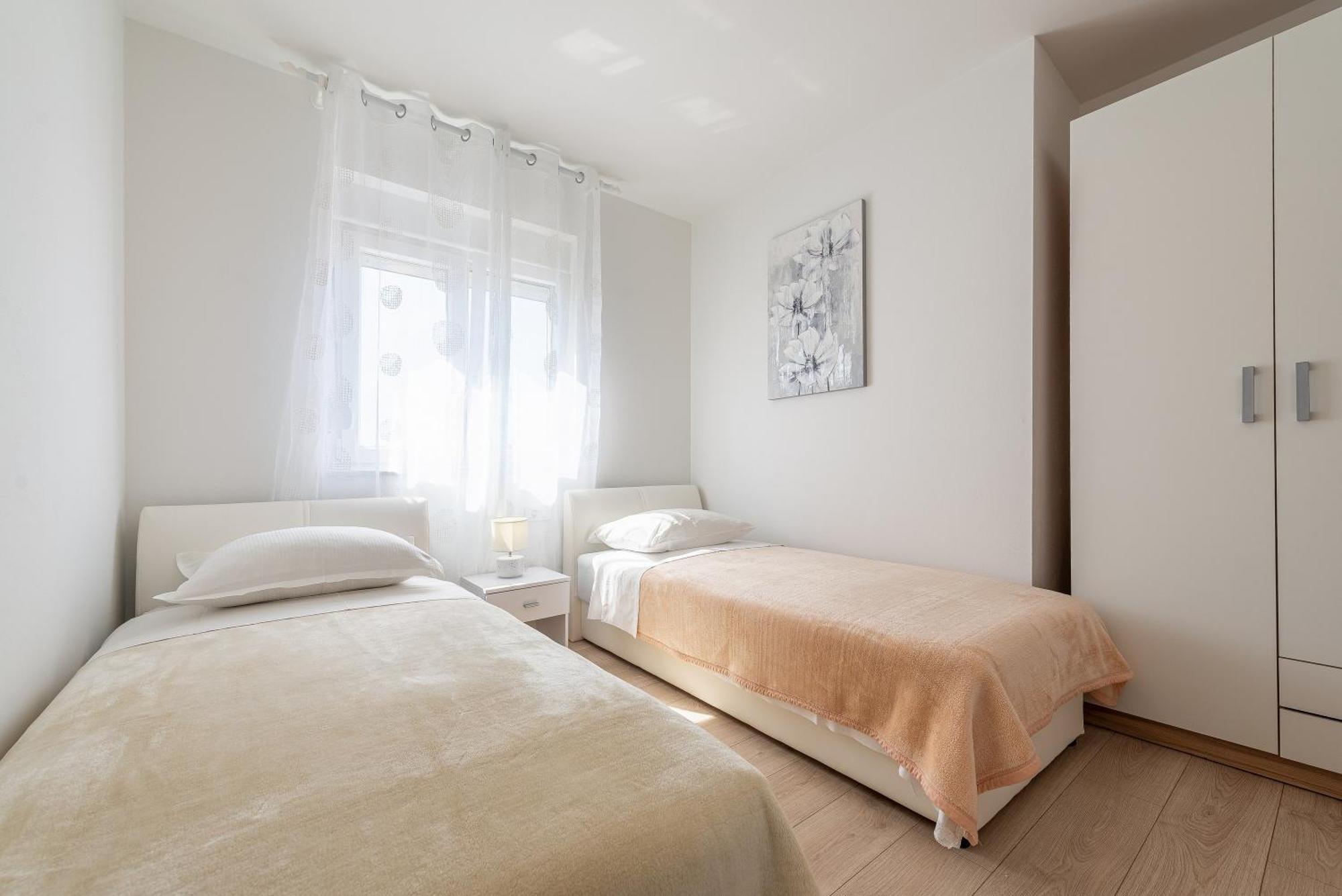 Apartments Villa Odesa With Shared Pool Zára Szoba fotó
