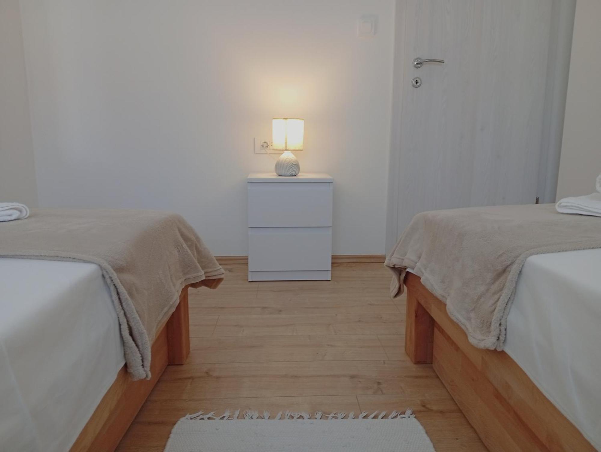 Apartments Villa Odesa With Shared Pool Zára Szoba fotó