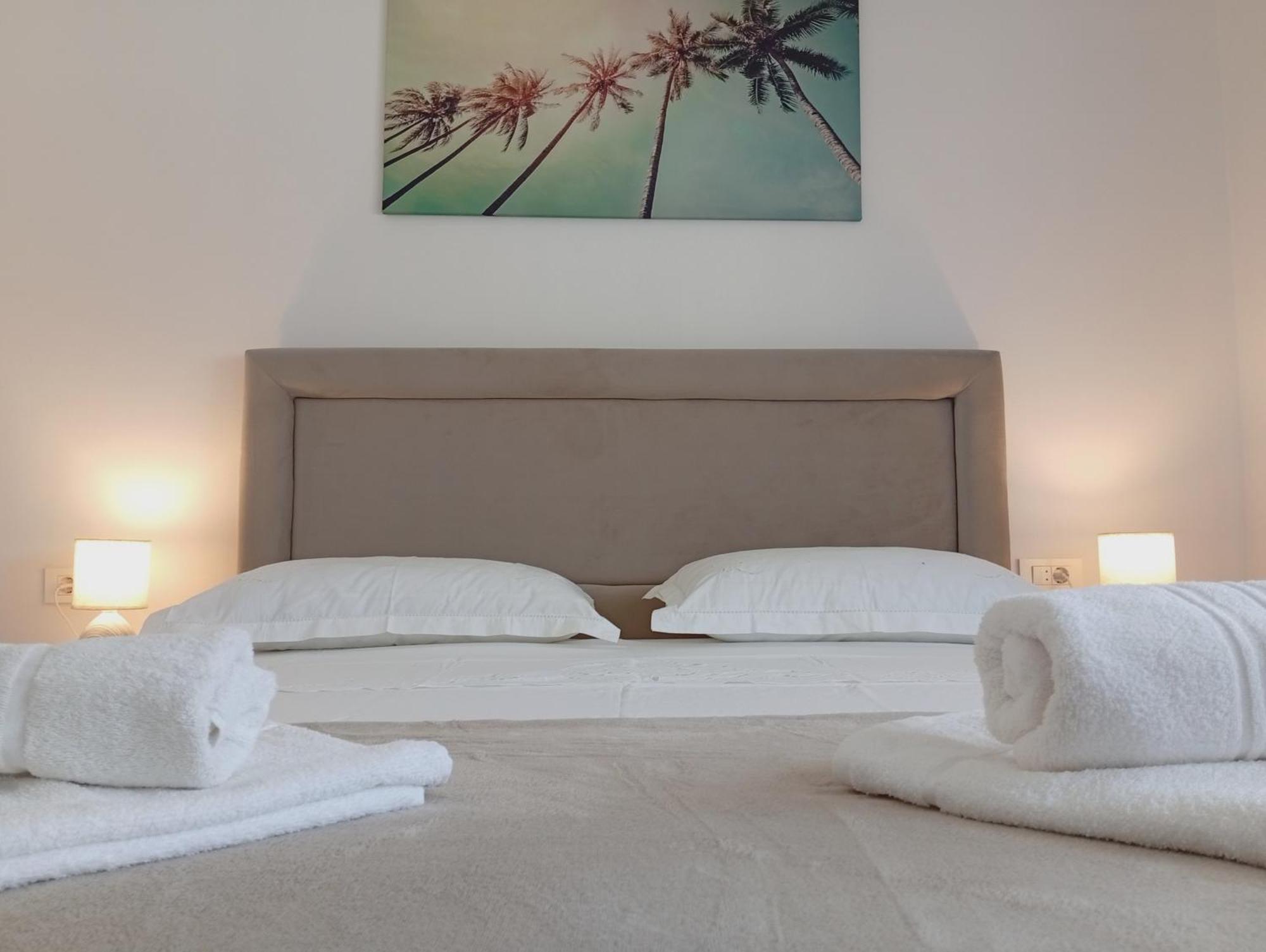 Apartments Villa Odesa With Shared Pool Zára Kültér fotó